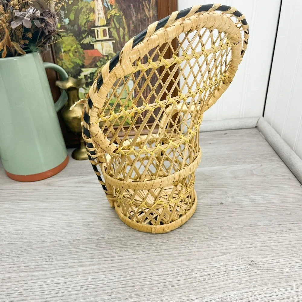Vintage Wicker Peacock Chair Plant Holder - Black Accent Decor‎